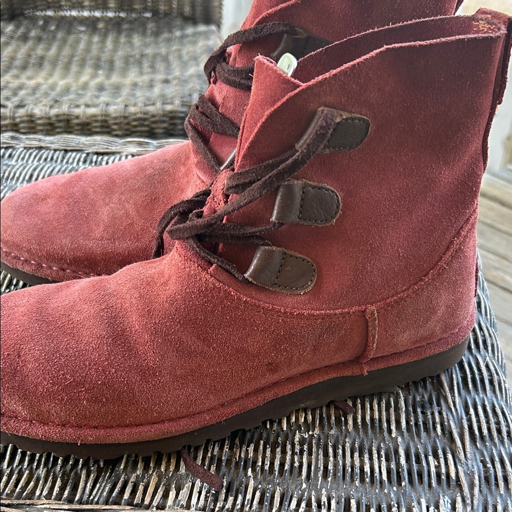 Women’s Ugg Elvie boots